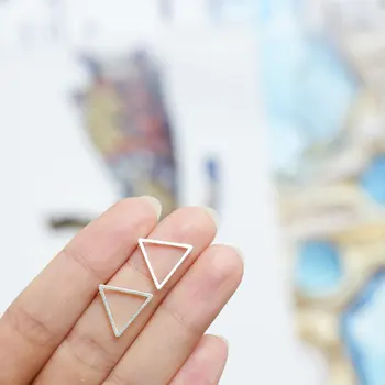 1Pair Mada mažytės geometrinės linijos trikampio auskarai su smeigtukais atviras metalinis trikampis auskarai smeigtukai papuošalai moterims