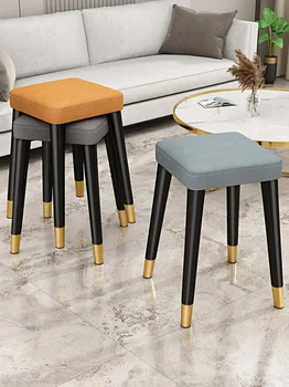 Buitinės šviesios prabangios taburetės Sulankstomi kvadratiniai suolai Modernūs minimalistiniai valgomojo stalai Apskrita taburetė Kūrybinės kėdės Svetainė