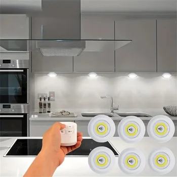 Itin ryški virtuvės lemputė su nuotolinio valdymo pultu pritemdoma naktinės lempos baterija, maitinama po spintelės LED lemputėmis spintos saugojimui