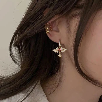Korėjiečių išskirtinis cirkono angelo sparnų žvaigždės numeta auskarus moterims Mada Lengvas prabangus ausų sagtis Huggie papuošalų aksesuarai