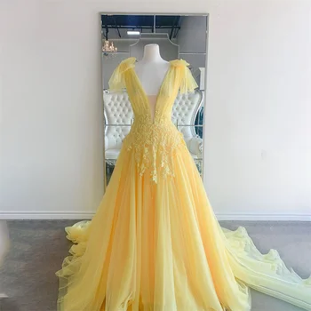 Lily Yellow V-Neck Nėriniai Elegantiška seksuali vestuvių vakarėlio suknelė A-Line aplikacijos Įžymybių suknelė Ypatinga proga Chalatai du soir