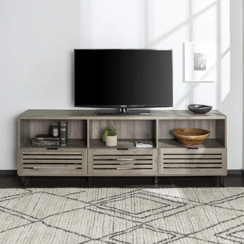 Moderni medinė grotuota televizoriaus spintelė, skirta televizoriams iki 80 colių Universali televizoriaus spintelė, tinkanti plokščioms svetainės daiktadėžėms