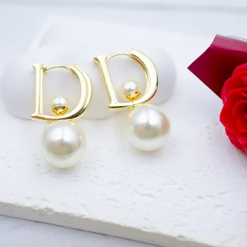 Moterų mada Saldaus vandens perlų lašas auskarai D Letter Party papuošalų dovanos Naujas atvykimas Korėjos šviesa Prabangus Elegantiškas Kablys