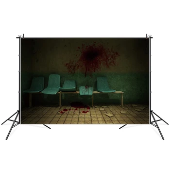 MĖNULIS. QG fonas Helovino dekoro ligoninės koridorius kraujavimas kėdės fonas grunge išblukusi sienų plytelių grindų vakarėlio rekvizitai foto būdelė
