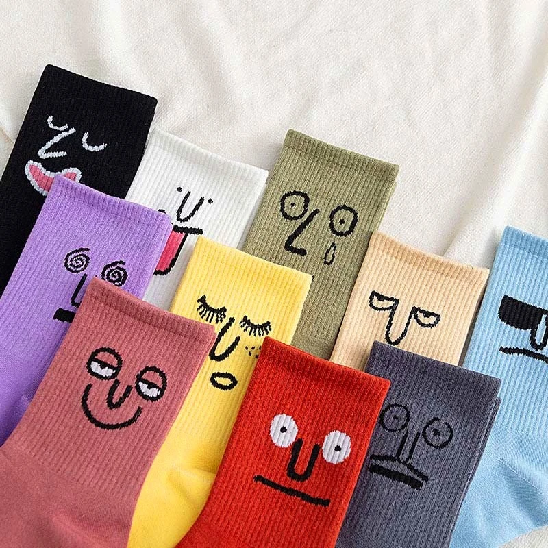 1 Pora juokinga Korėja Harajuku Trend Moterys Saldainių spalvos Atsitiktinės laimingos kojinės Mergina Kawaii kojinės Unisex Surprise Mid Women Crew Kojinės