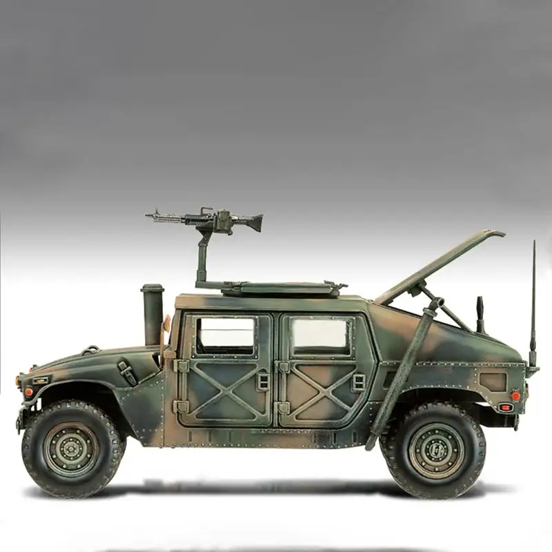 Academy 13241 1/35 M-1025 ARMORED CARRIER Jeep plastikinio modelio surinkimo rinkinys