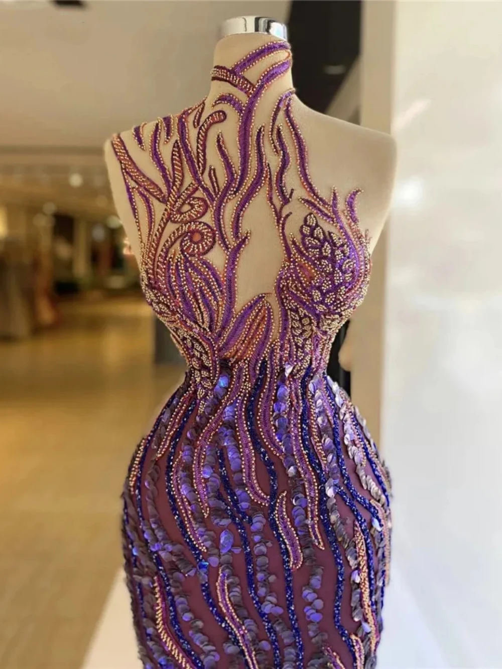 Modernus HIgh kaklo nuotakos chalatas Prabangus karoliukai Tiesios nuotakos suknelės Elegantiška grindų ilgio vakarinė suknelė Vestidos De Novia