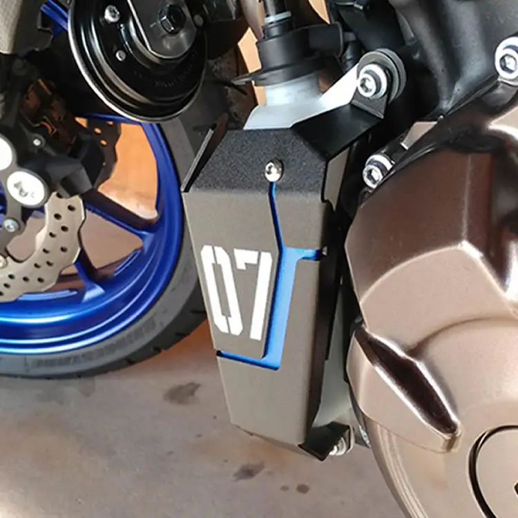 Motociklo radiatorius Vandens aušinimo bako rezervuaro rėmelio šoninės apsaugos dangtelio apsauga, skirta YAMAHA MT-07 FZ-07 MT07 FZ07 2014-2016
