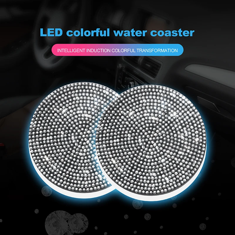 Naujas automobilio LED padėkliukas Šviečiantis šviesos kilimėlis su šviesos jutiklio vibracija Puodelio trinkelės dekoravimas Bling Universalūs automobilių priedai mergaitėms