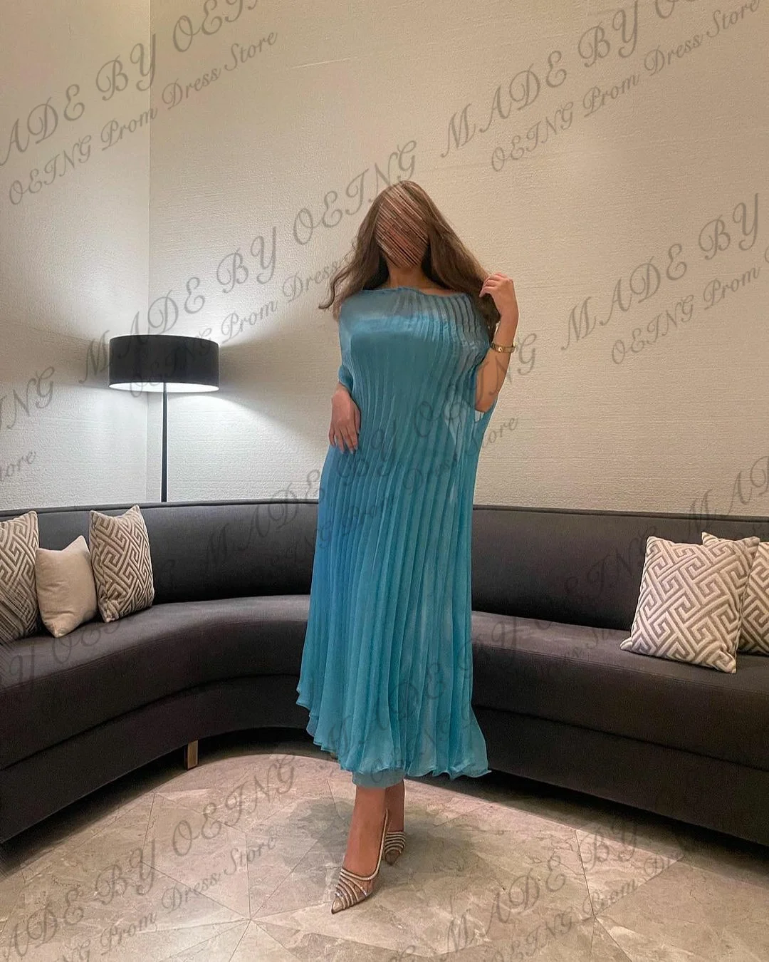 OEING Blue Prom suknelės Paprastos aukšto kaklo kyšulio rankovės Plisuota vakarinė suknelė Dubajus Arabija Oficiali proga Chalatai Vestidos de Noche
