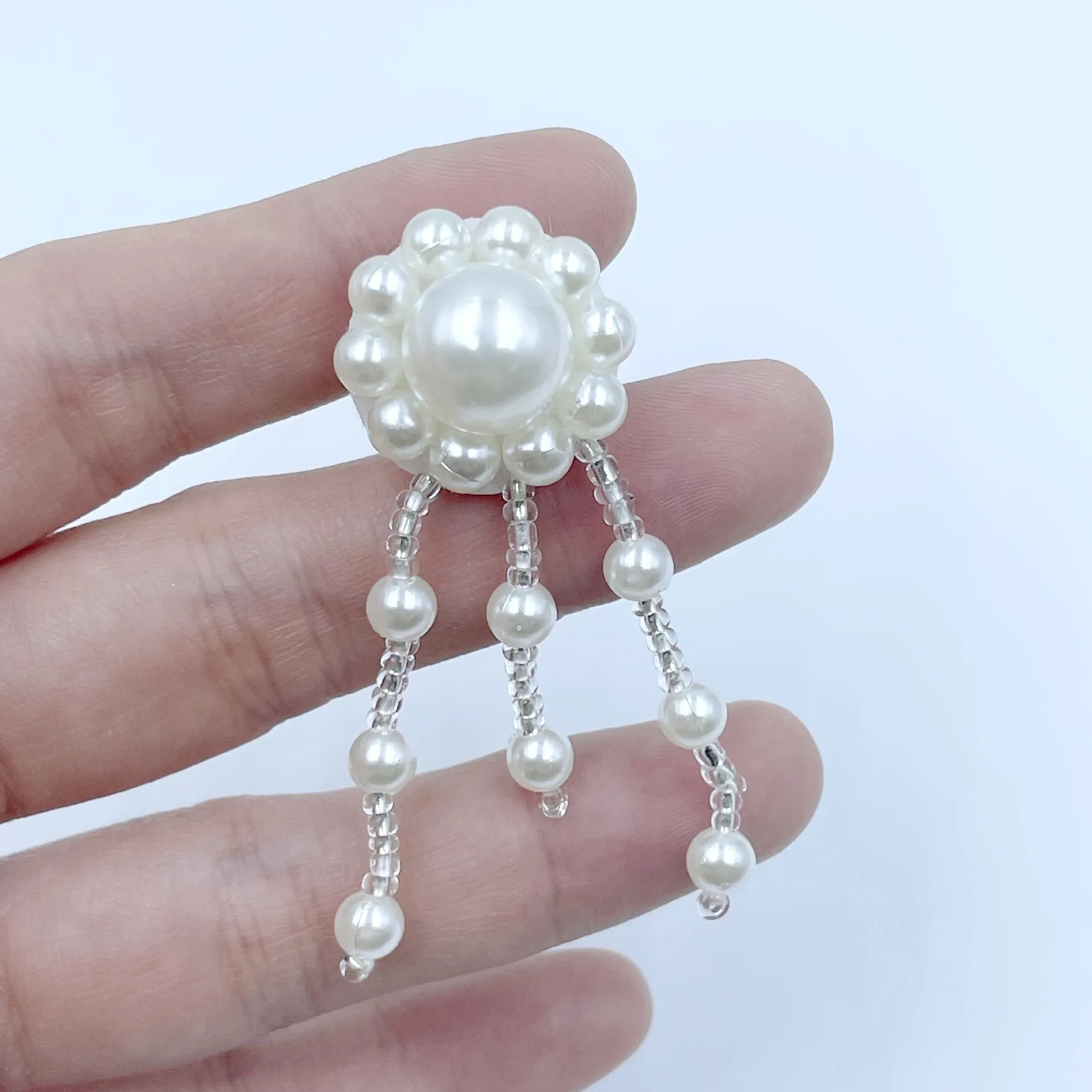 5PCS Išskirtinės rankomis karoliukais puoštos netaisyklingos perlų sagos 