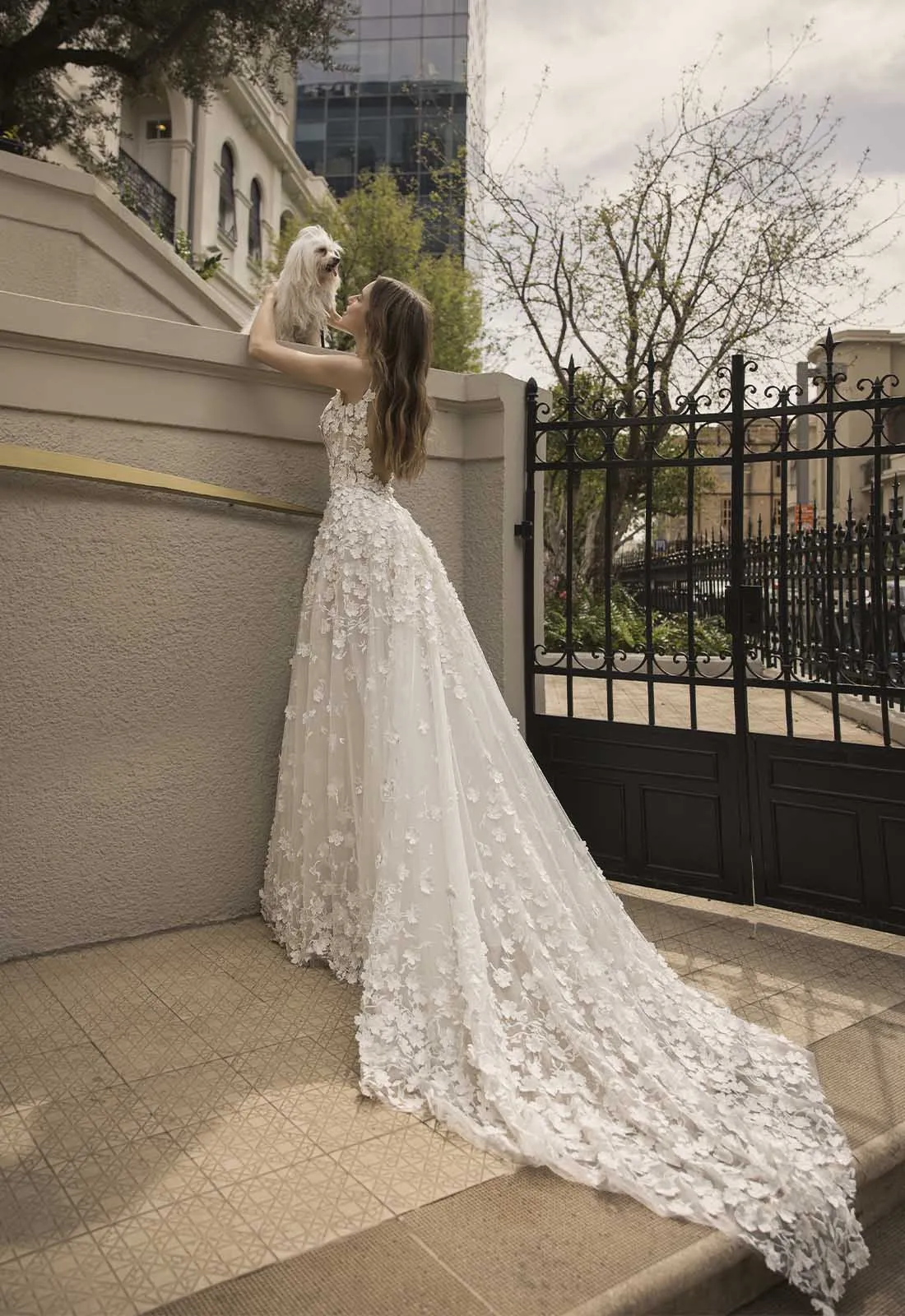 Princess Simple A-Line vestuvinė suknelė 3D gėlių aplikacijos spagečių dirželiai V-Neck nuotakos suknelė Seksuali Vestidos de Noiva