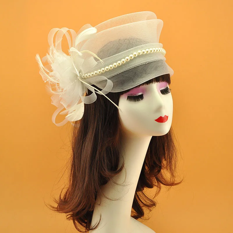 Vestuvinė perlų plunksnų fascinatorinė skrybėlė Tinklelio aksesuarai nuotakos galvos apdangalams Moteriški marlės galvos apdangalai Ponios kokteilių vakarėlio skrybėlė
