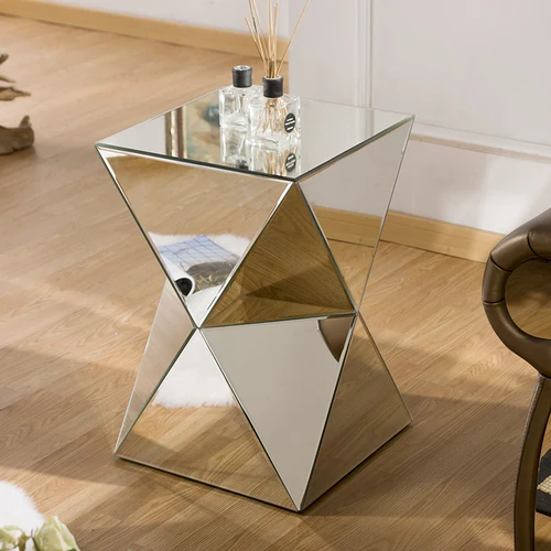 Šiaurės šalių šviesa Prabangus stiklinis Kavos staliukai svetainės baldams Modernus minimalistinis veidrodis Sofa Šoninis staliukas Kūrybinis kampinis staliukas