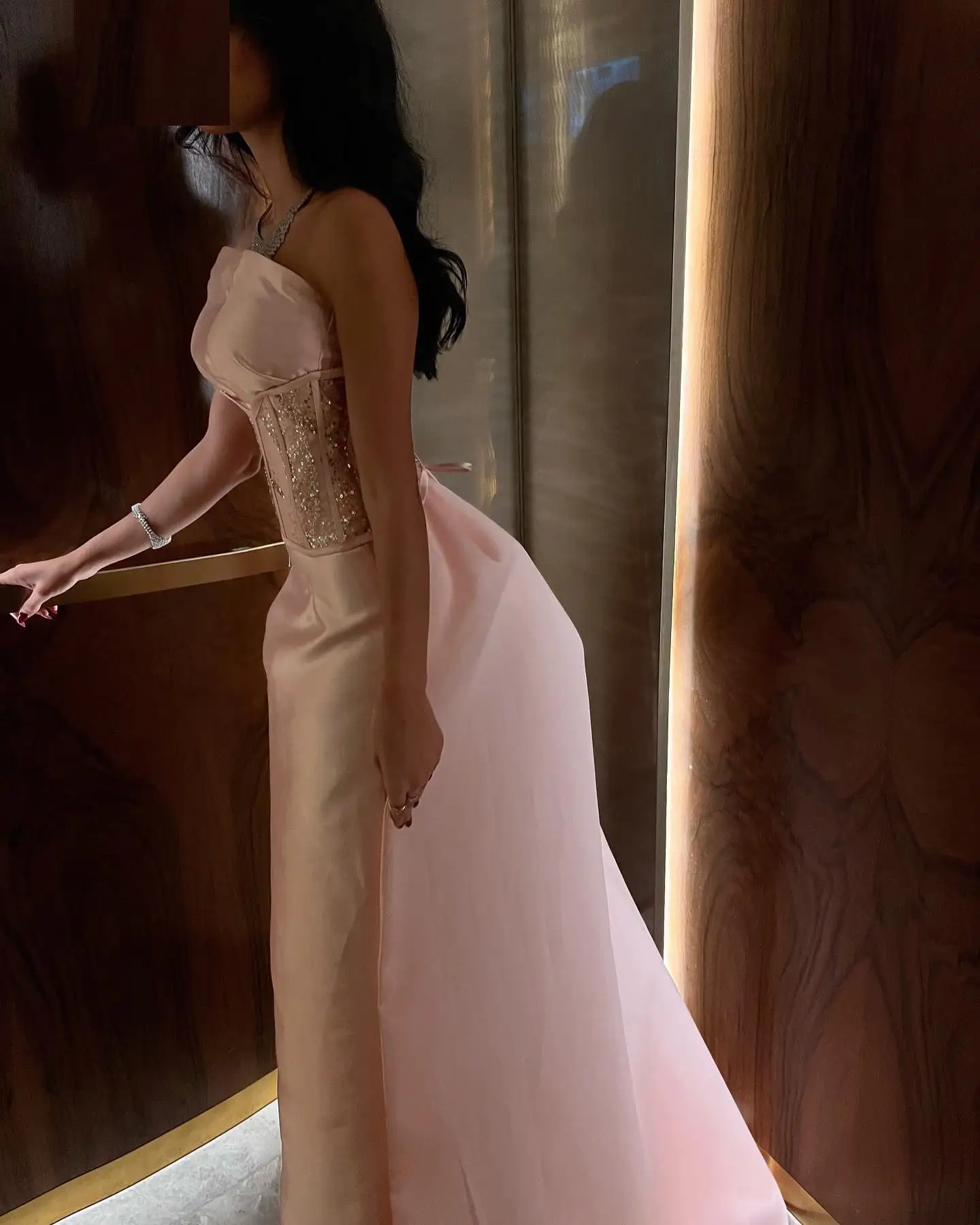 Prom suknelės Aukštos kokybės išskirtinės be petnešėlių A linijos karoliukai Satin oficialios progos suknelės Prabangios vakarinės suknelės moterims 2023