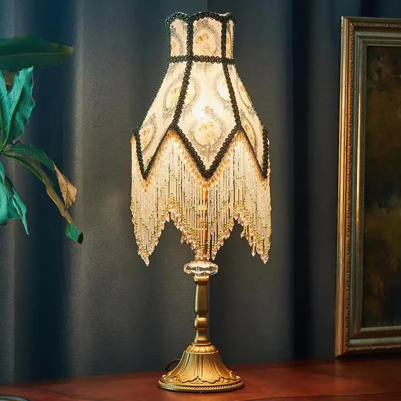 europietiško stiliaus idiliškas ir retro kūrybinis puokštės darbalaukio papildinys Amerikos dovana Šiltas princesės kambarys miegamojo naktinė lempa