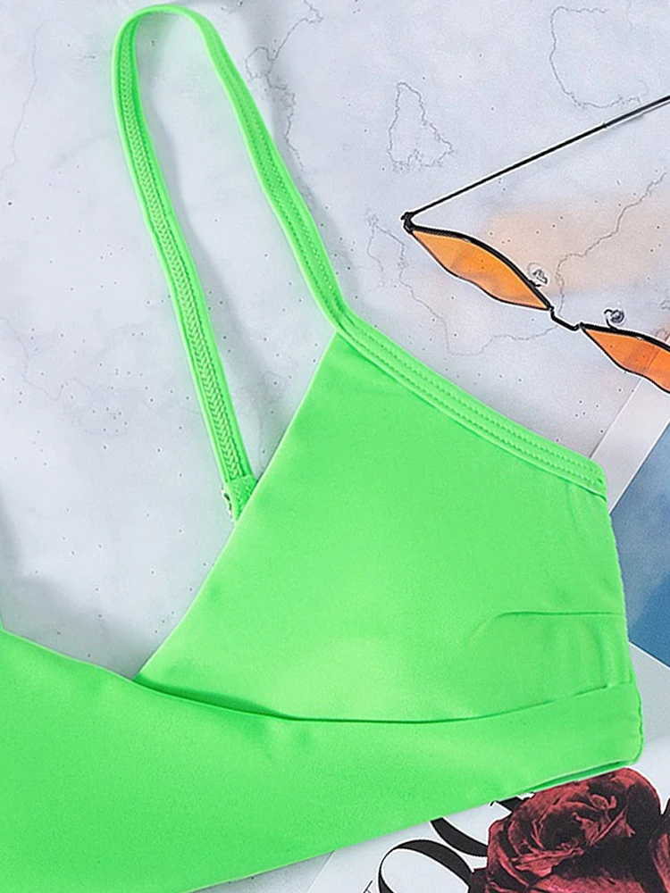 Bikini Top Moterų maudymosi kostiumėlis 2023 Naujas Solid Criss Sling Bikinis Seksualūs maudymosi kostiumėliai Liemens vasaros Biquini paplūdimys Dėvėti maudymosi kostiumėlį Moteris