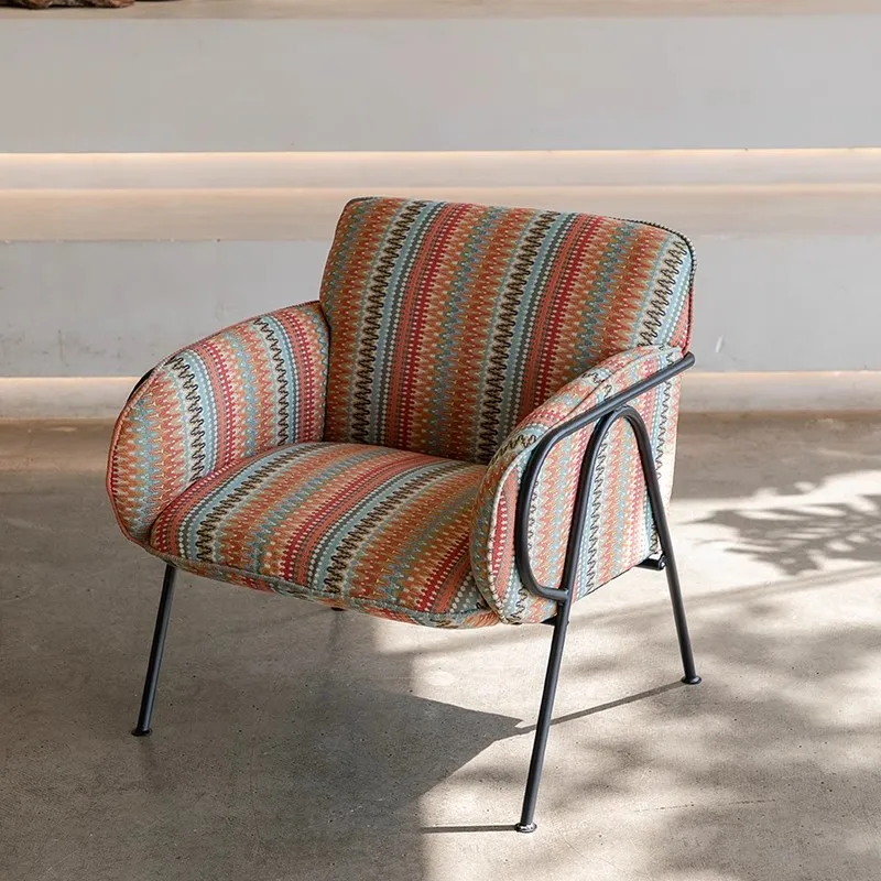 Kojos Metalinis fotelis Svetainės sofos Vienvietė vintažinė minimalistinė atlošiama sofa Itališko stiliaus segmentiniai Canape salono baldai