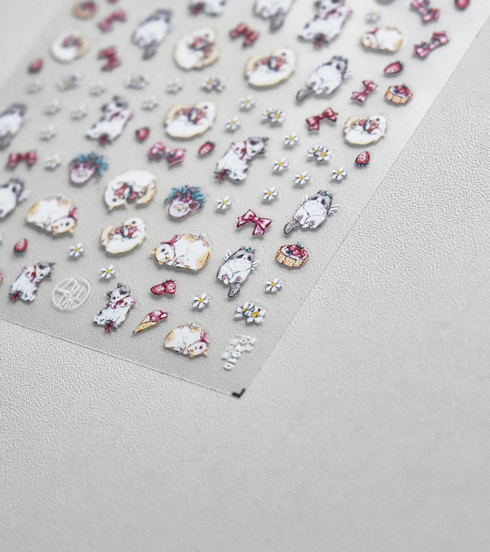 Mielas kačių zuikis mielas gyvūnas gėlių peteliškė 5D reljefinis lipnus nagų dailės dekoravimo lipdukas 3D spalvotas manikiūro lipdukas Decal Kitty