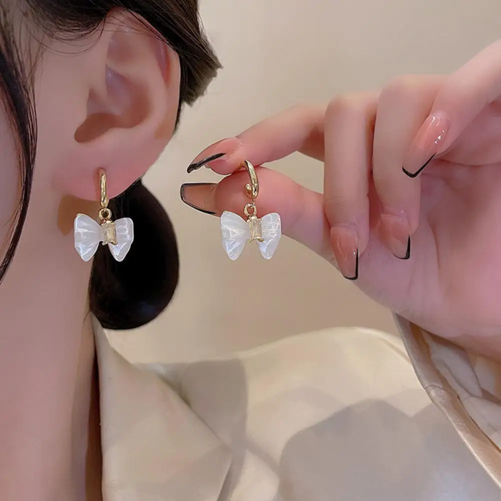 Dekoratyviniai nerūdijančio poliruoto nuotakos lašo auskarai Moteriškas ausų aksesuaras