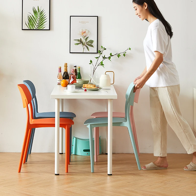 salono restoranas Valgomojo kėdės Individualios atpalaiduojančios plastikinės šiaurietiško valgomojo kėdės Dizaineris Minimalistinis sedie Virtuvės baldai HY