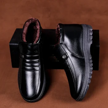 Žieminiai neperšlampami vyriški laisvalaikio odiniai batai Flanel High Top Slip-On Šilti žieminiai batai vyriškiems darbo batams 2024
